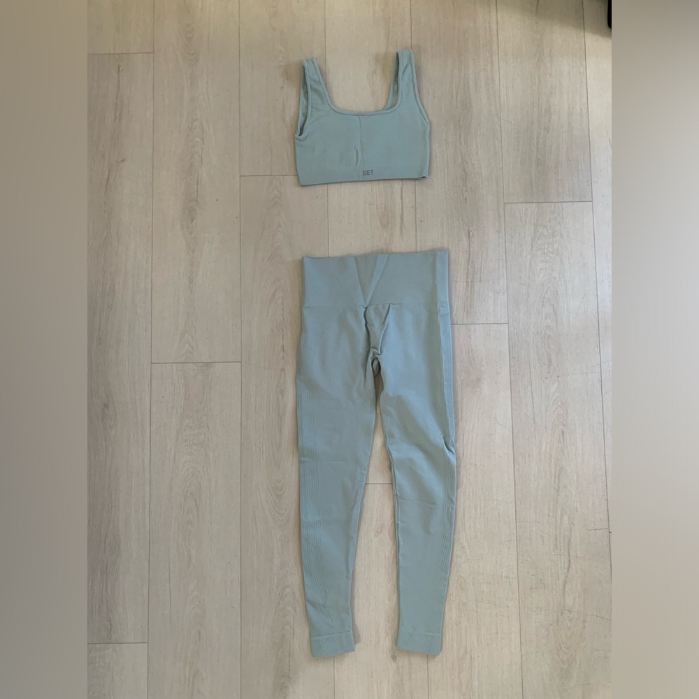 Set Active leggings and bra